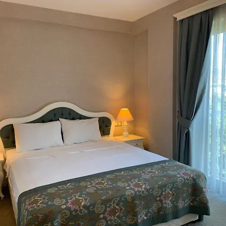 Daphne Apartment *