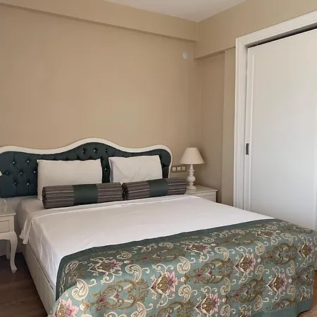Daphne Apartment *