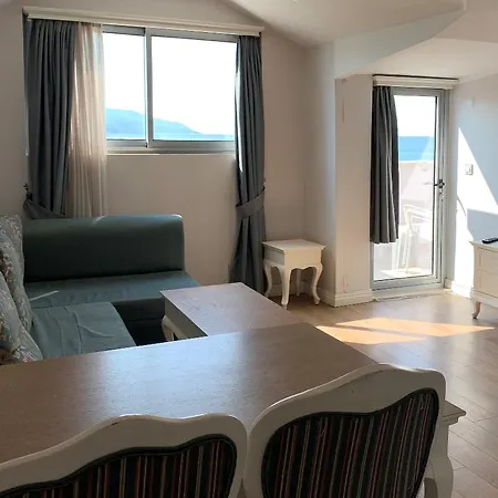 Apartment Daphne Calis